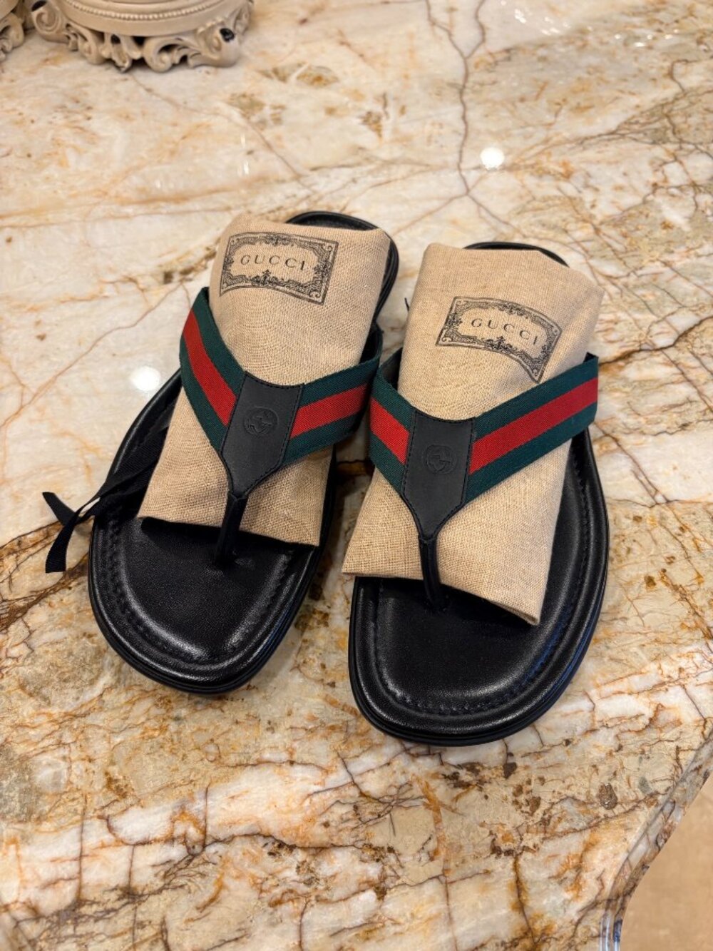Gucci Black Leather Web Thong Sandals – Size 9 – Never Worn